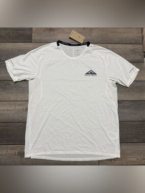 Nike Trail Men’s White Short Sleeve Performance Tee with Black Neck Trim